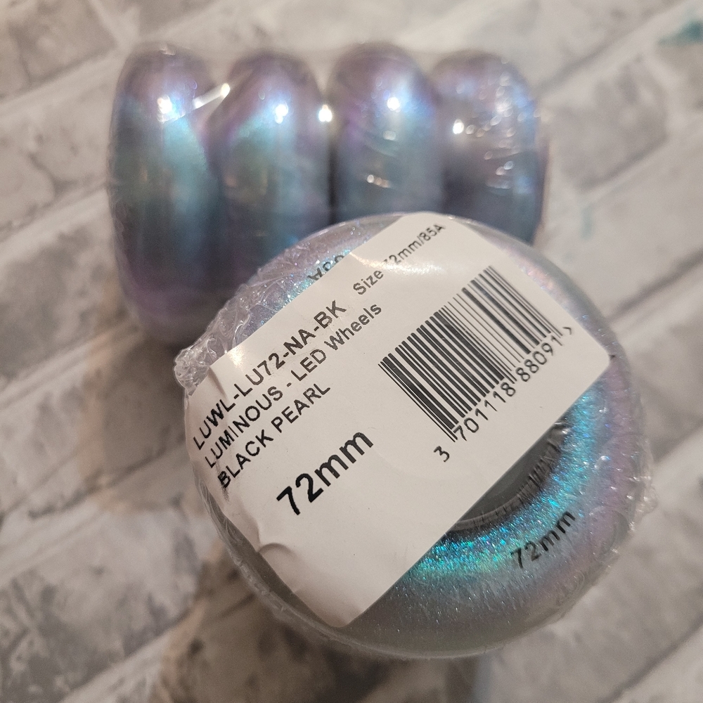 Luminous black pearl wheels